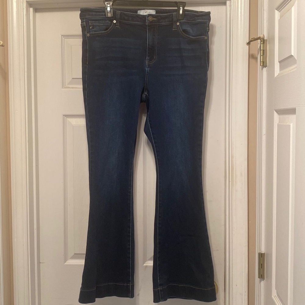 KanCan women’s stretch flares